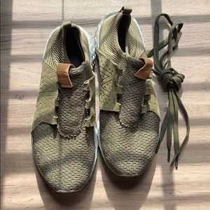 New Balance hunter green/ grey running shoes